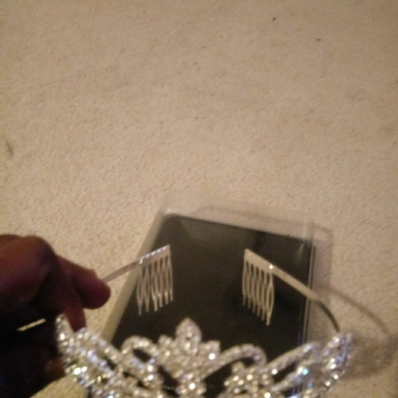 Tiara - Picture 4 of 4